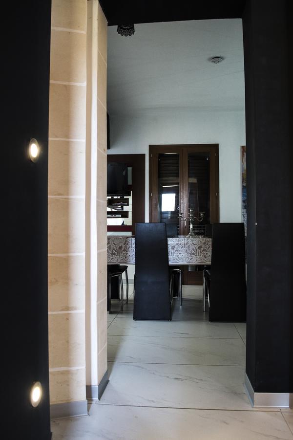 Luxury Apartment - Fort Chambray Айнсилем Экстерьер фото